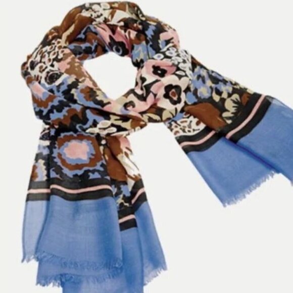 Vera Bradley Soft Fringe Scarf in Madison Garden Blush New - Picture 5 of 6